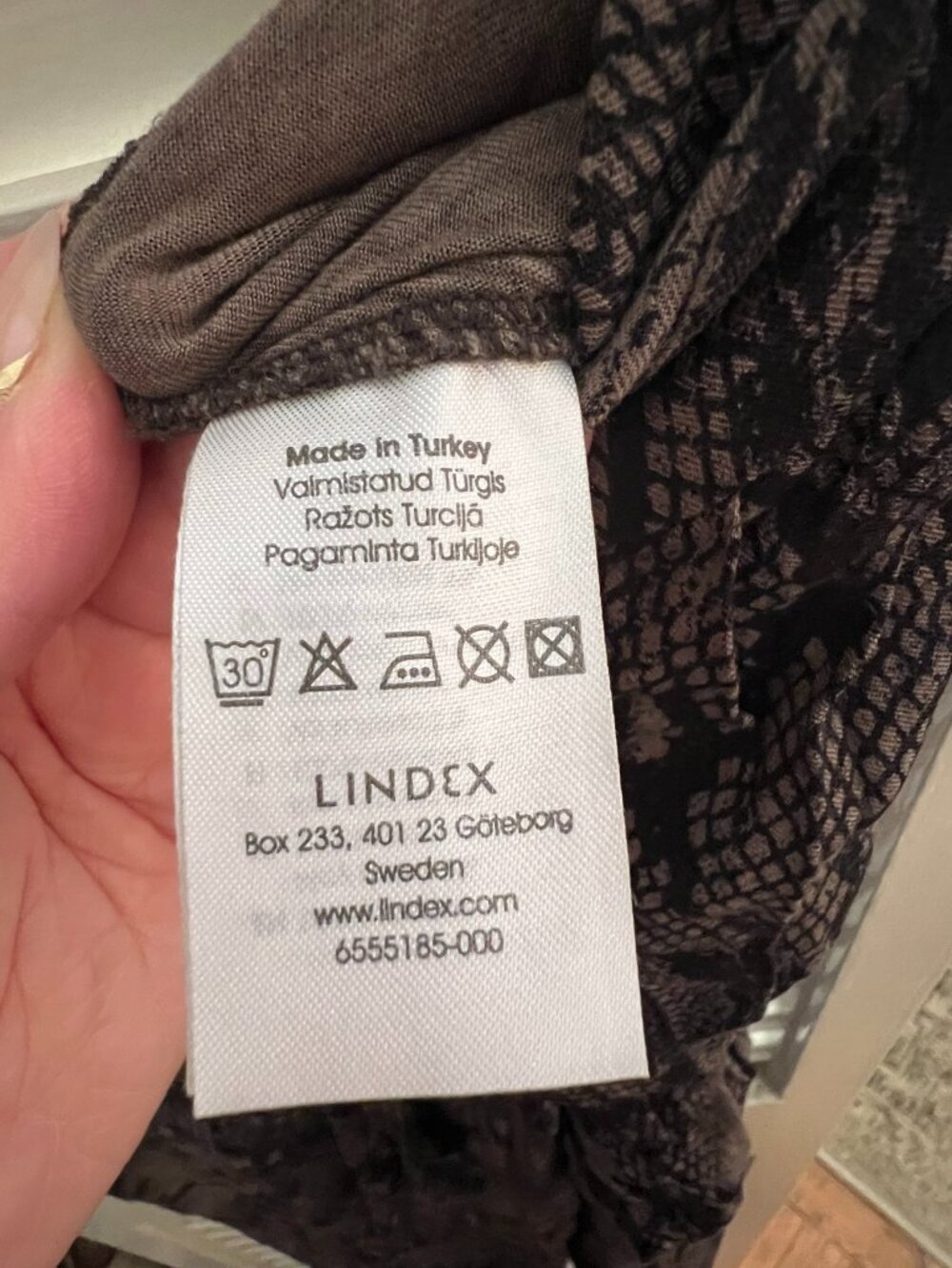 Fun Snakeskin Patterned Pants - Picture 4 of 4
